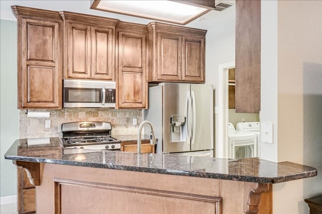 Building Photo - 2518 Date Palm Dr