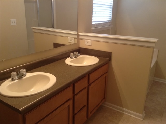 Building Photo - 6694 Wilmot Ln