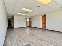 Building Photo - 702 E Main St