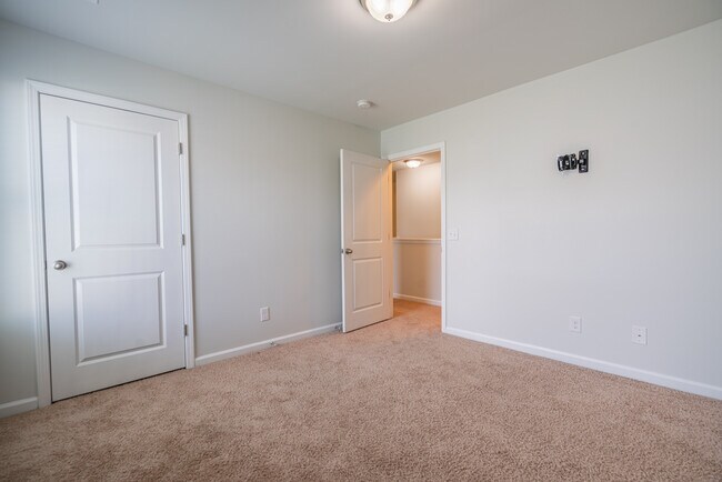 Building Photo - 135 Davila St