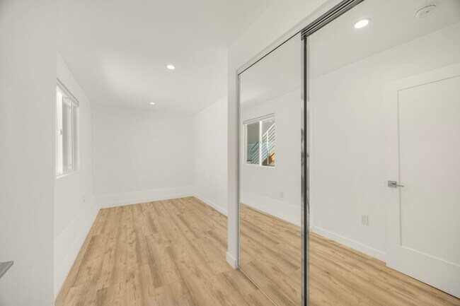 Building Photo - 3049-3051 Clement Street (1356rc)