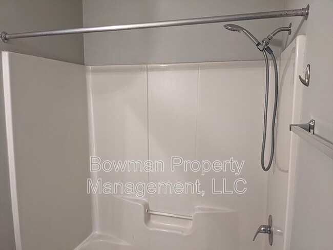 Building Photo - 660 S Barnett Shoals Rd