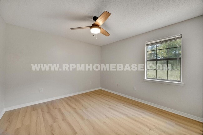 Building Photo - Fully Renovated 5-Bedroom Home with Modern...