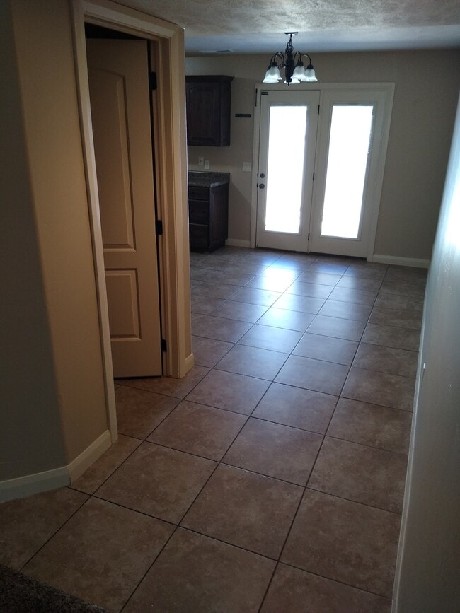 Building Photo - 340 1425 N St