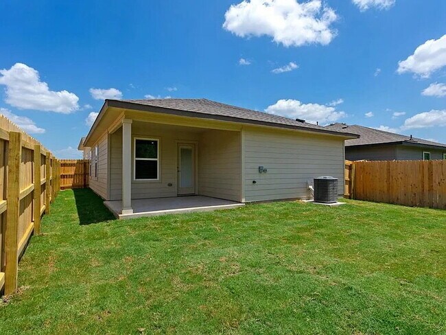 Building Photo - "Charming 3-Bedroom Retreat in College Station!"