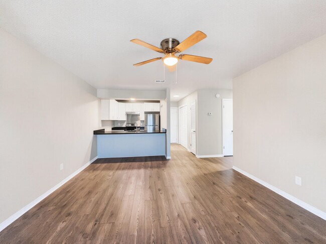 Building Photo - 512 Landview Dr