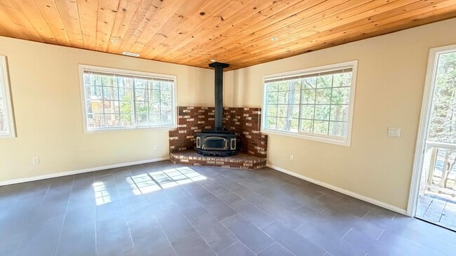 Building Photo - 52830 Pine Cove Rd