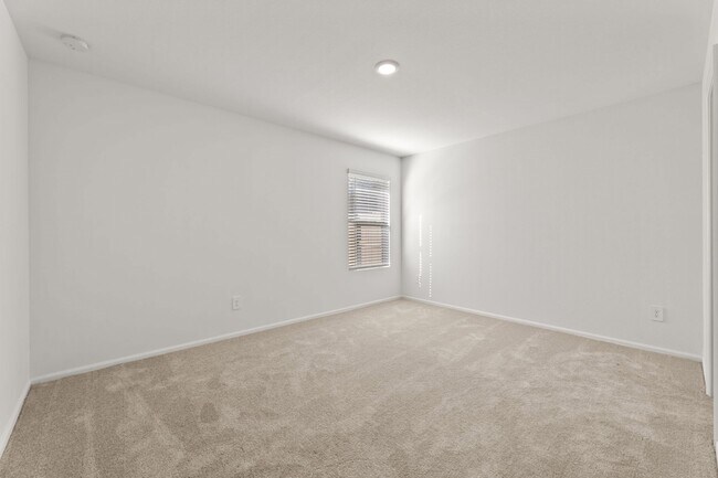 Building Photo - 17747 Pemswood Dr