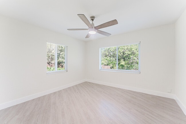 Building Photo - 323 Spanish River Blvd