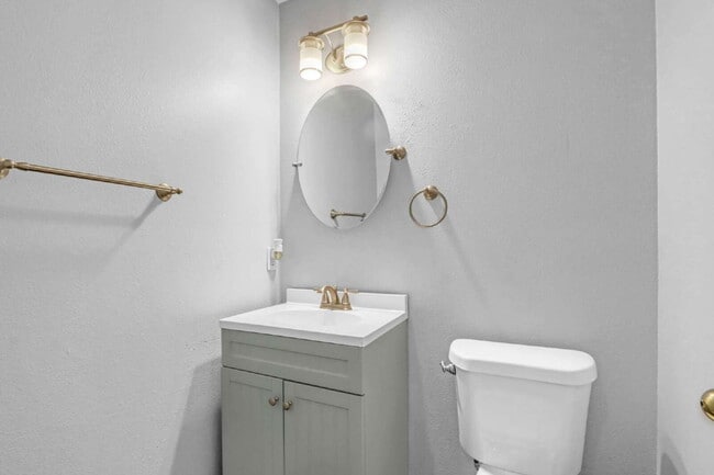 Building Photo - "Spacious 4-Bed, 3-Bath Retreat with Solar Panels!"