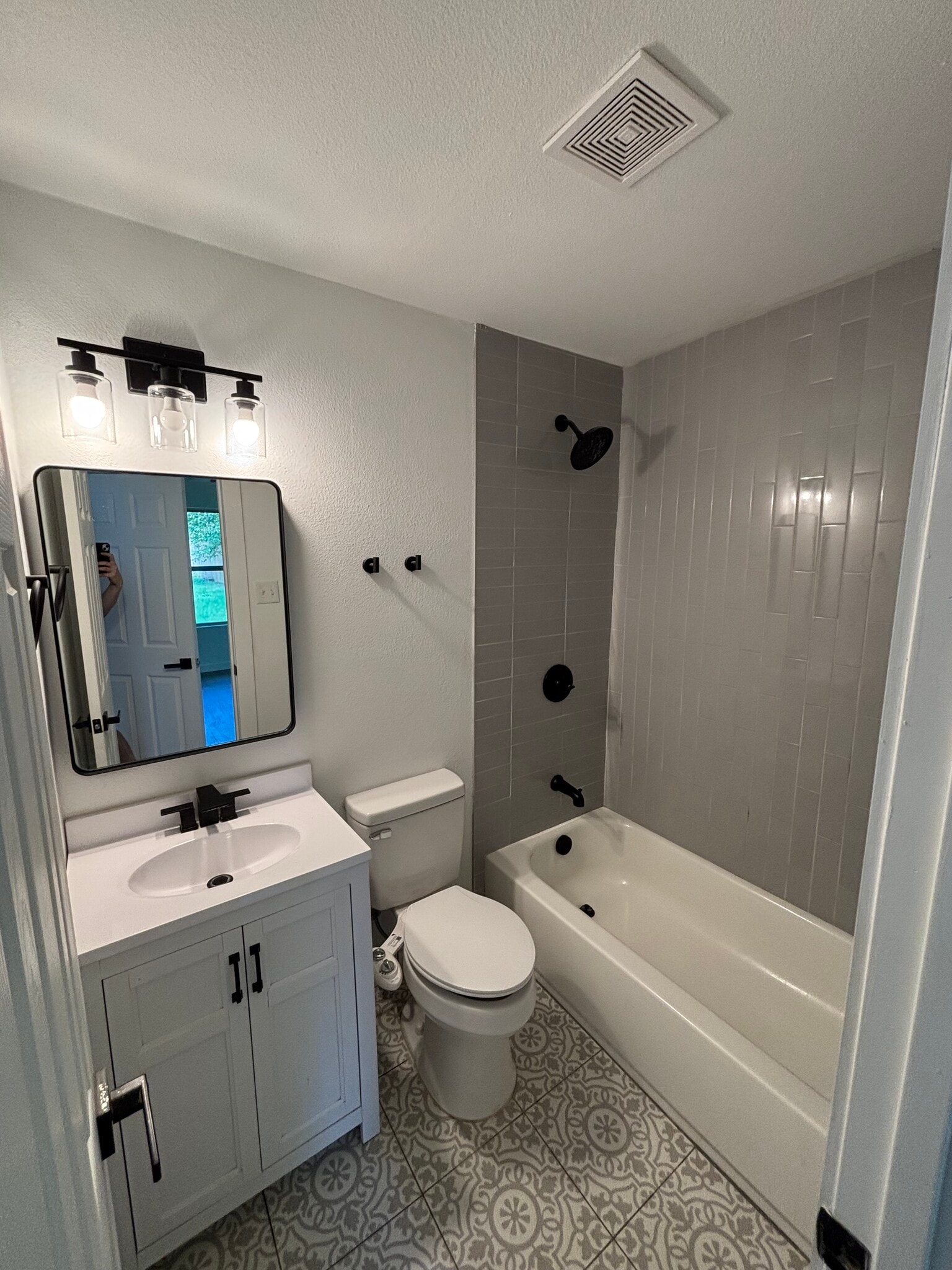 Bathroom 2 - 1511 W Bond St