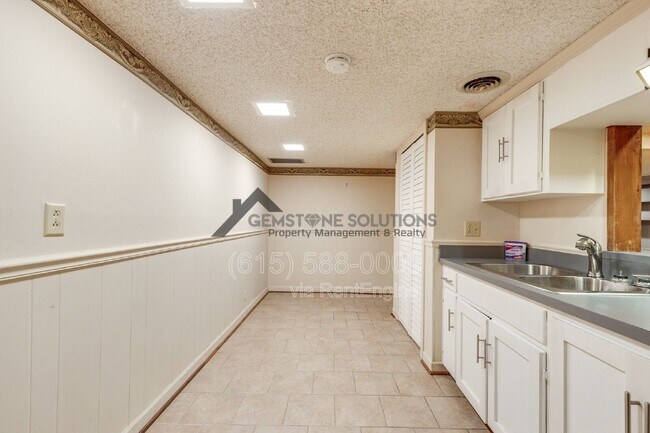 Building Photo - 1227 Carl Seyfert Memorial Dr