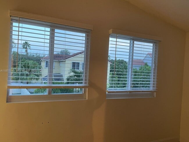 Building Photo - 784 Chimney Rock Rd