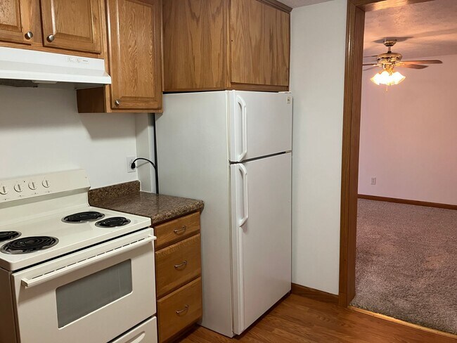 Building Photo - 38 Meadowview Terrace