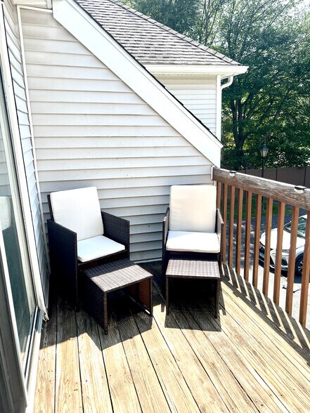 Patio - 3200 Madison Ave