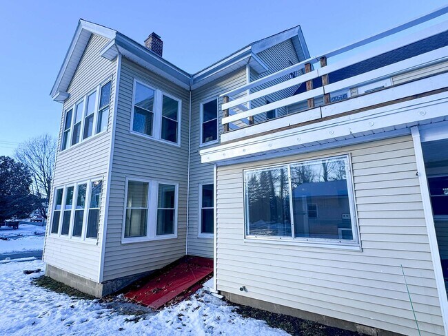 Building Photo - 39 Allen St