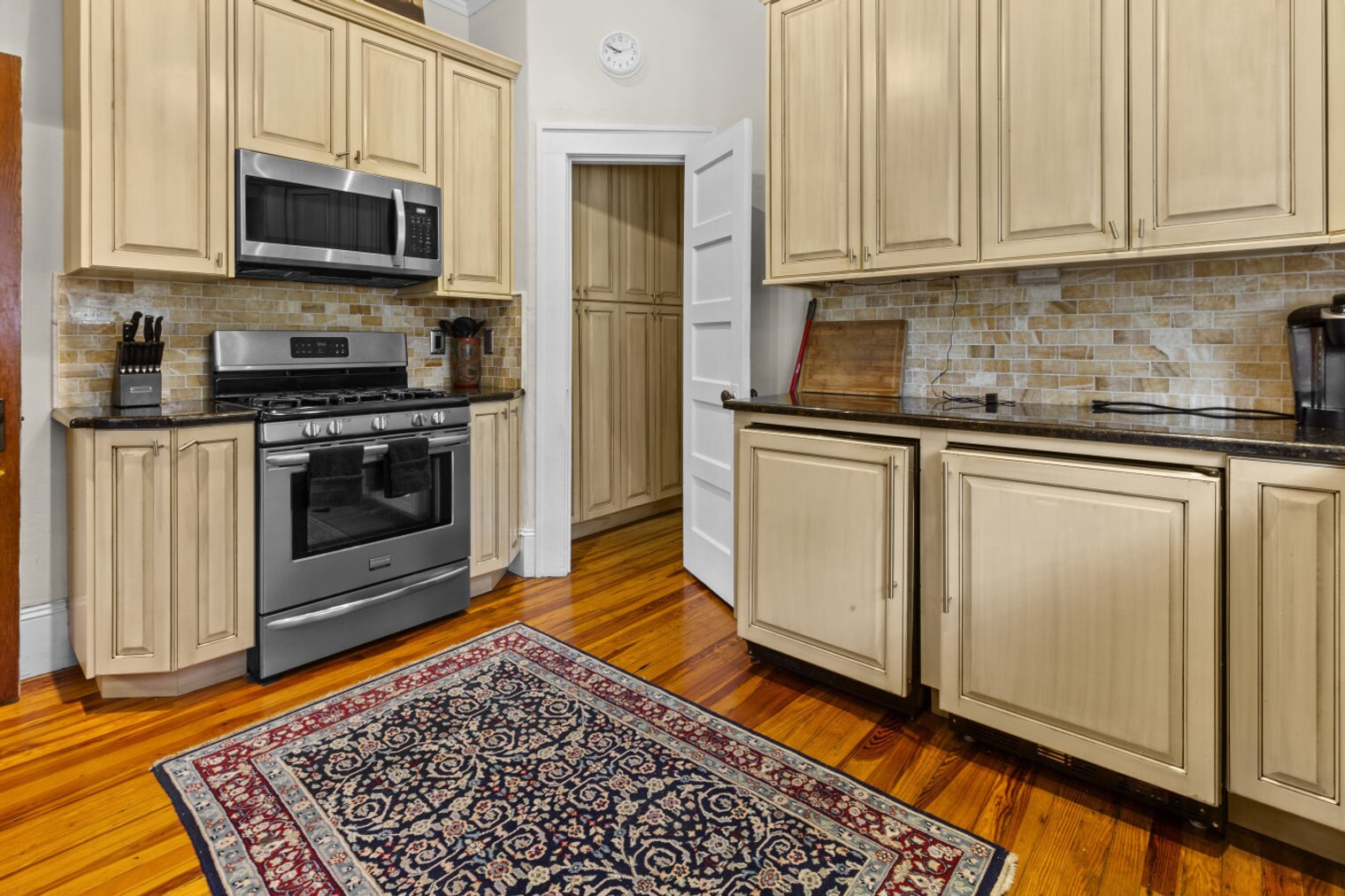 Building Photo - 305 NE 4 St