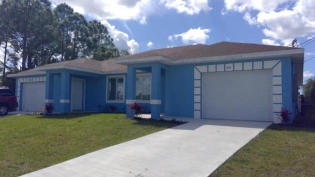 Primary Photo - Newer Three Bedroom, 2 Bath, 1 Car garage-...