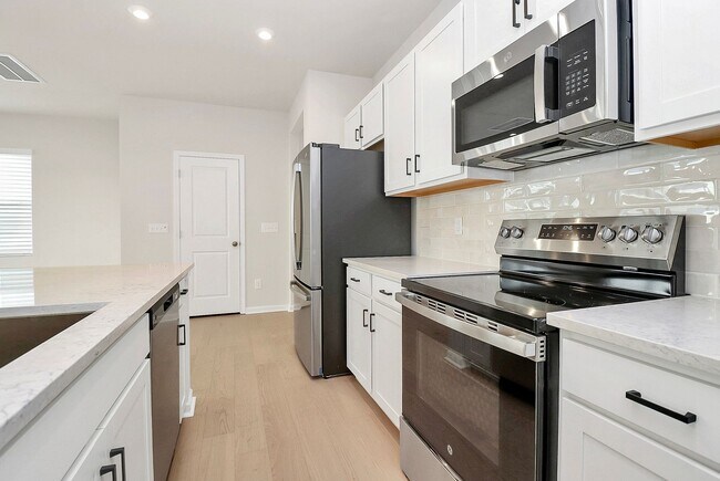 Building Photo - 5855 Executive Center Dr