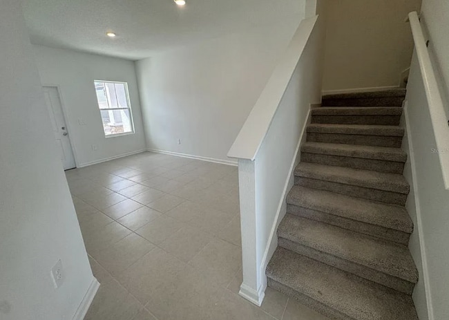 Building Photo - Charming 3-Bed Townhouse Retreat with 2.5 ...