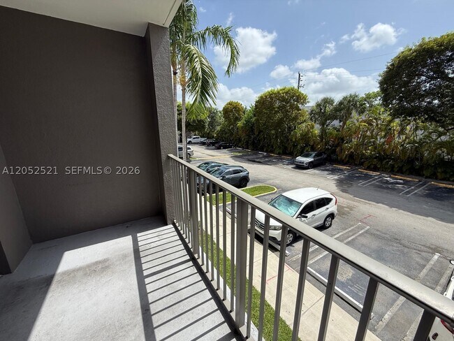 Building Photo - 6861 SW 44th St