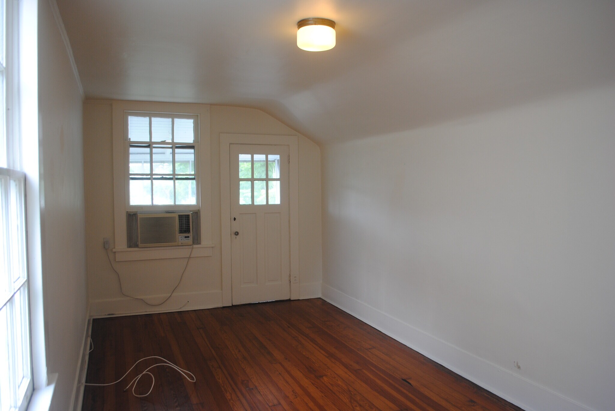 Building Photo - 1618 3rd St