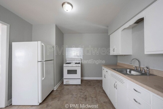 Building Photo - 2512 Brookside Pkwy N Dr