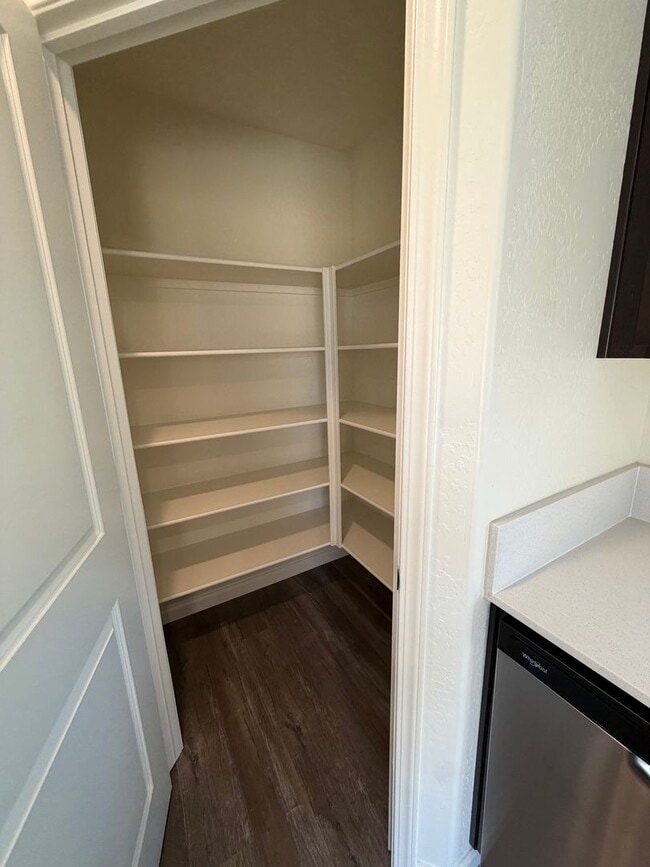 Building Photo - Beautiful New Home for rent in Tulare!