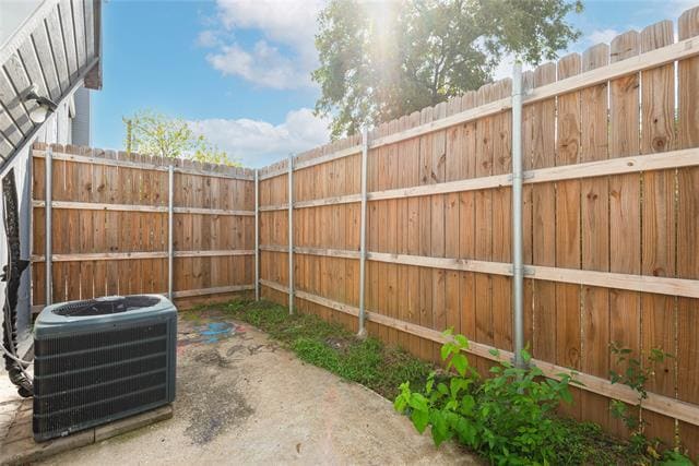 Building Photo - 4624 San Jacinto St