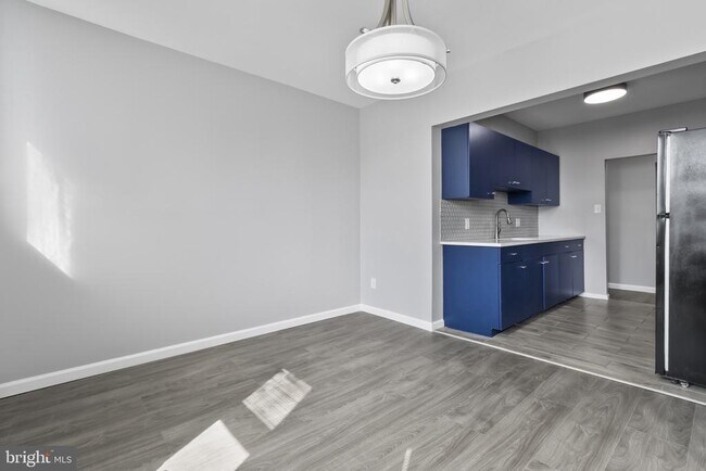 Building Photo - 6317 Westfield Ave