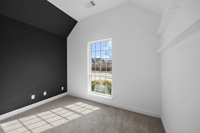 Building Photo - 2130 Sun Meadow Dr