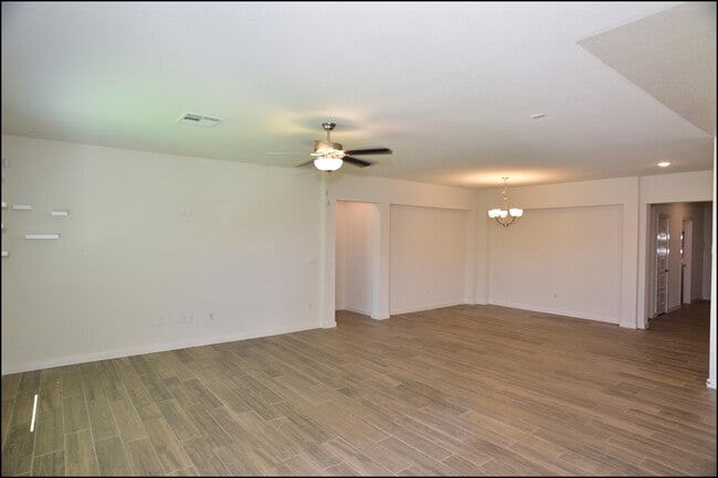 Building Photo - 3545 Essence St