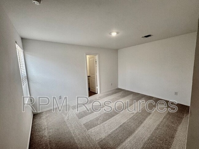 Building Photo - 14818 Razorbill Dr