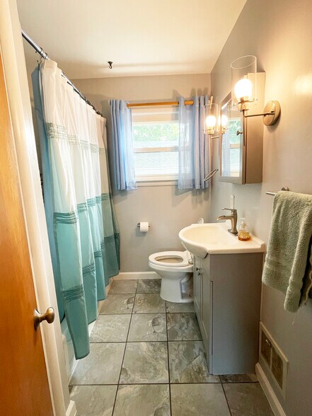 Downstairs bathroom - 279 Highfield Dr