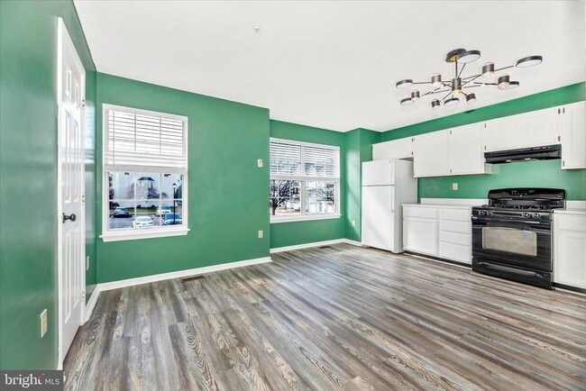 Building Photo - 7130 Oberlin Cir