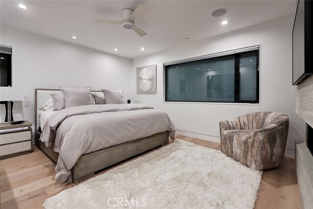 Building Photo - 1208 The Strand