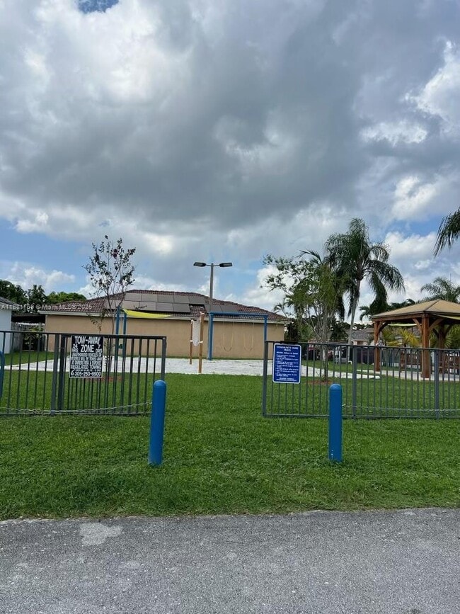 Building Photo - 13950 SW 151st Ct