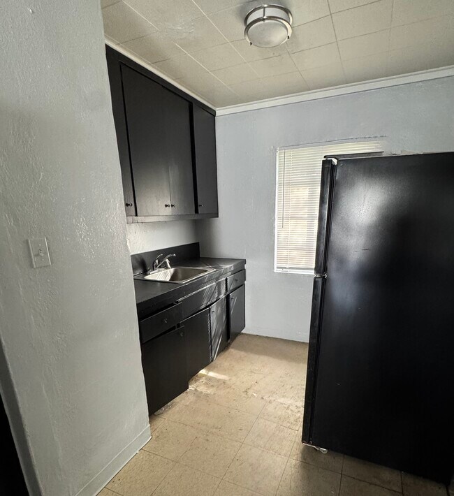Building Photo - 1514 13th St W