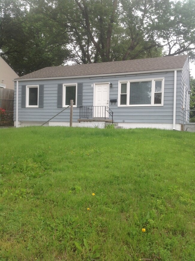 Building Photo - Premium Ralston Location!   Cozy 3 Bedroom...
