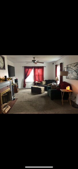 Living room - 517 Columbia Ave