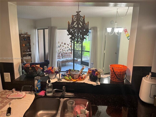 Building Photo - 1500 Jefferson Dr