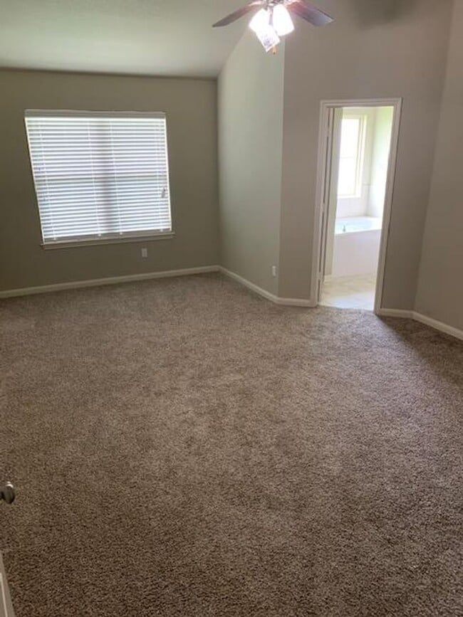 Building Photo - Updated China Spring Home