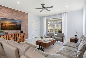 Building Photo - 8914 Zurich Ln