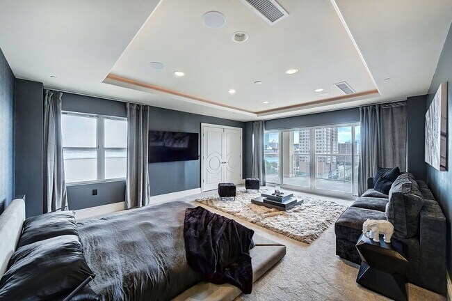 Building Photo - Modern High End Luxury Condo in Uptown Charlotte