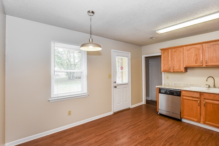 Building Photo - 14008 Armond Dr