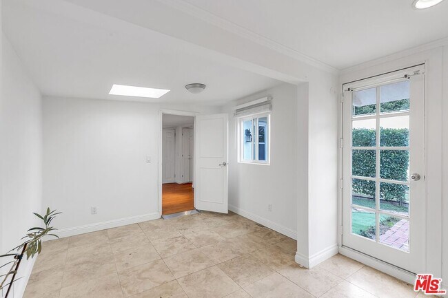 Building Photo - 746 Ashland Ave