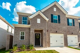 Building Photo - 204 Douglas Bend Rd