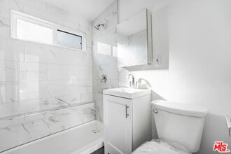 Building Photo - 317 S Kenmore Ave