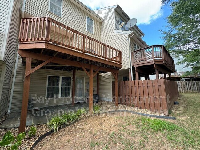 Building Photo - 14004 Madrigal Dr