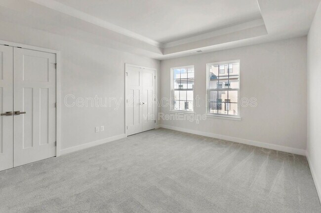 Building Photo - 14024 Sunrise Valley Dr